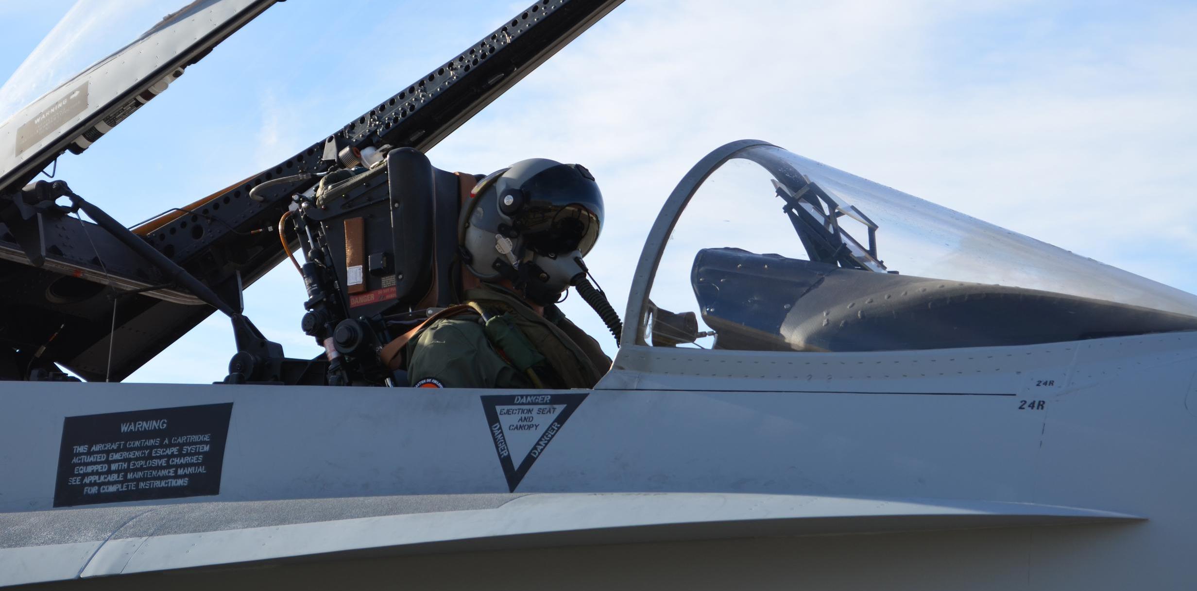 Finally) U.S. Air Force to add a new Helmet Mounted Cueing system to the  Raptor stealth fighter - The Aviationist